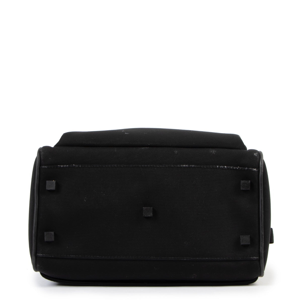 Buy online an authentic second hand Gucci black nylon beauty case in good condition at Labellov in Antwerp.
