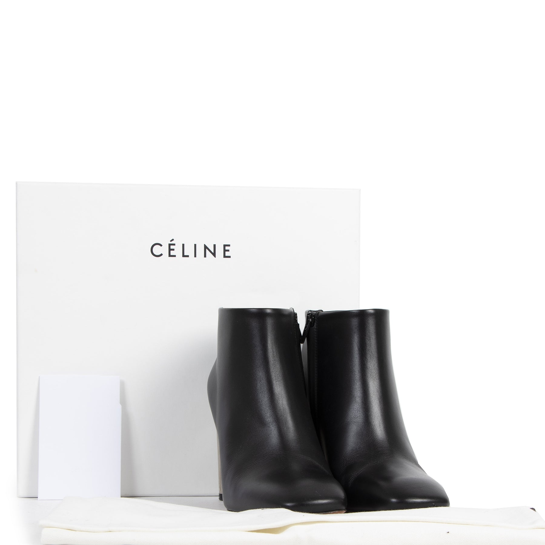 Koop authentieke tweedehands Celine schoenen met de juiste prijs bij LabelLOV Antwerpen.