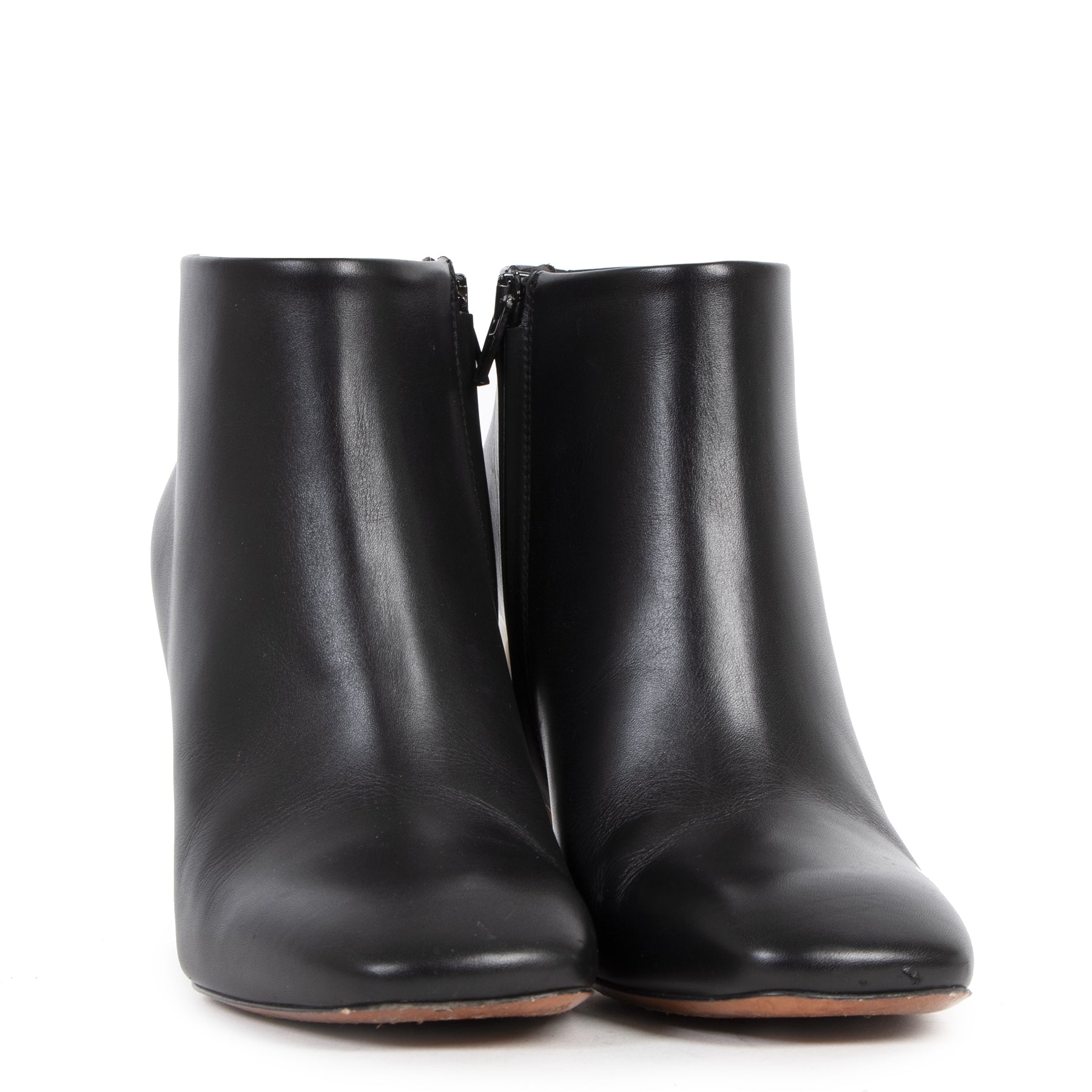 Koop veilig online authentieke tweedehands Celine schoenen met de juiste prijs bij LabelLOV.