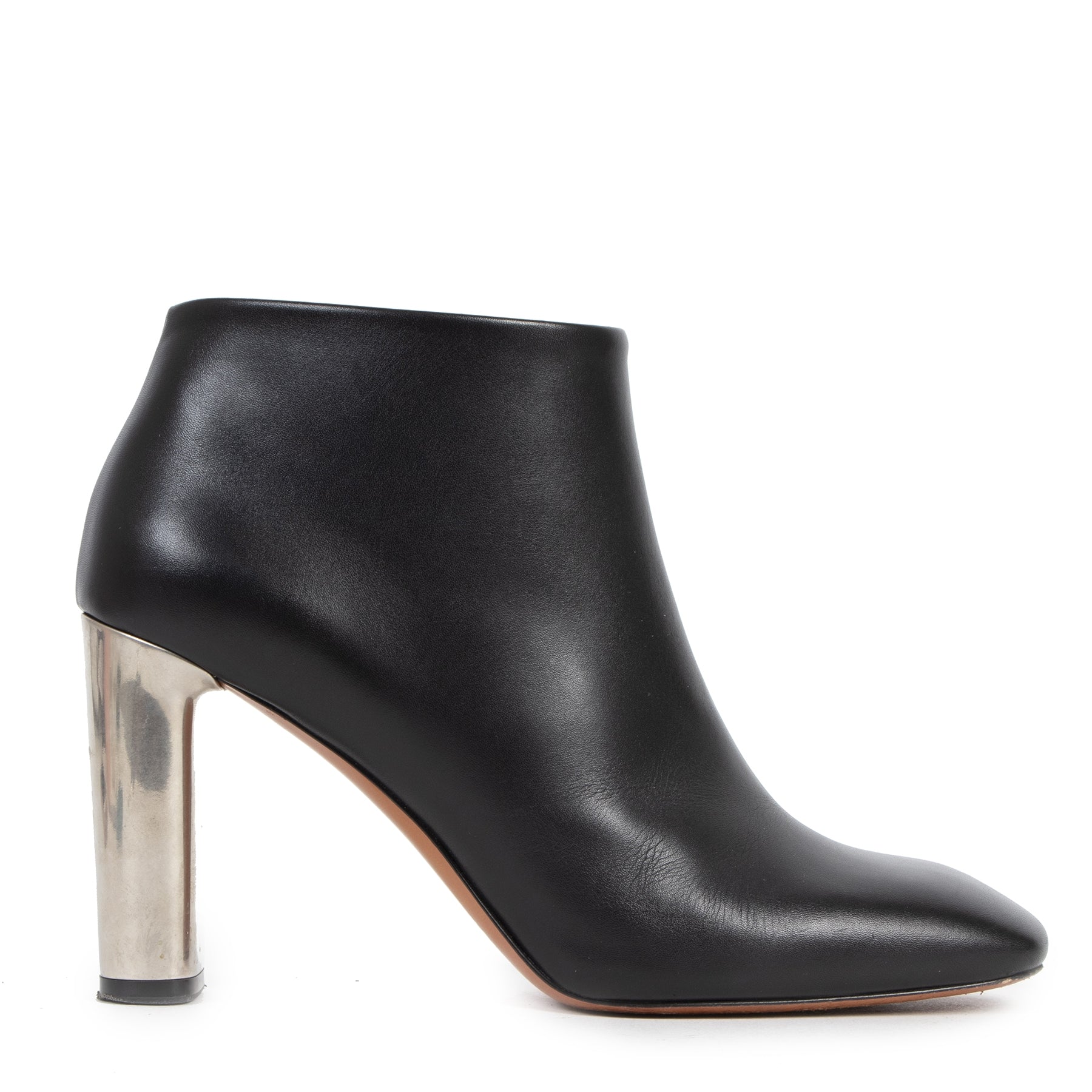 Buy authentic secondhand Celine shoes at the right price at LabelLOV vintage webshop.