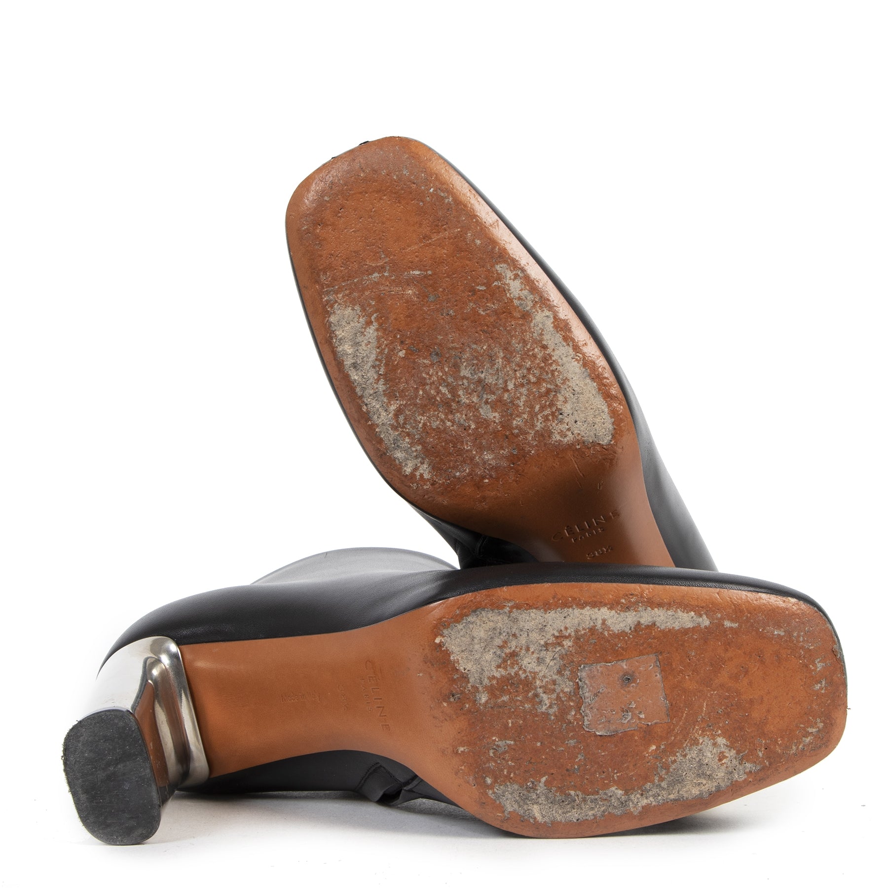 Buy authentic secondhand Celine shoes at the right price at LabelLOV vintage webshop. Safe and secure online shopping.