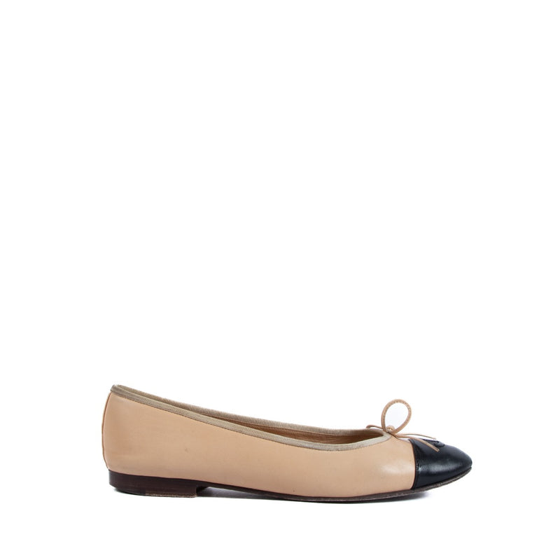 Chanel Black & Nude Leather Ballerina Flats