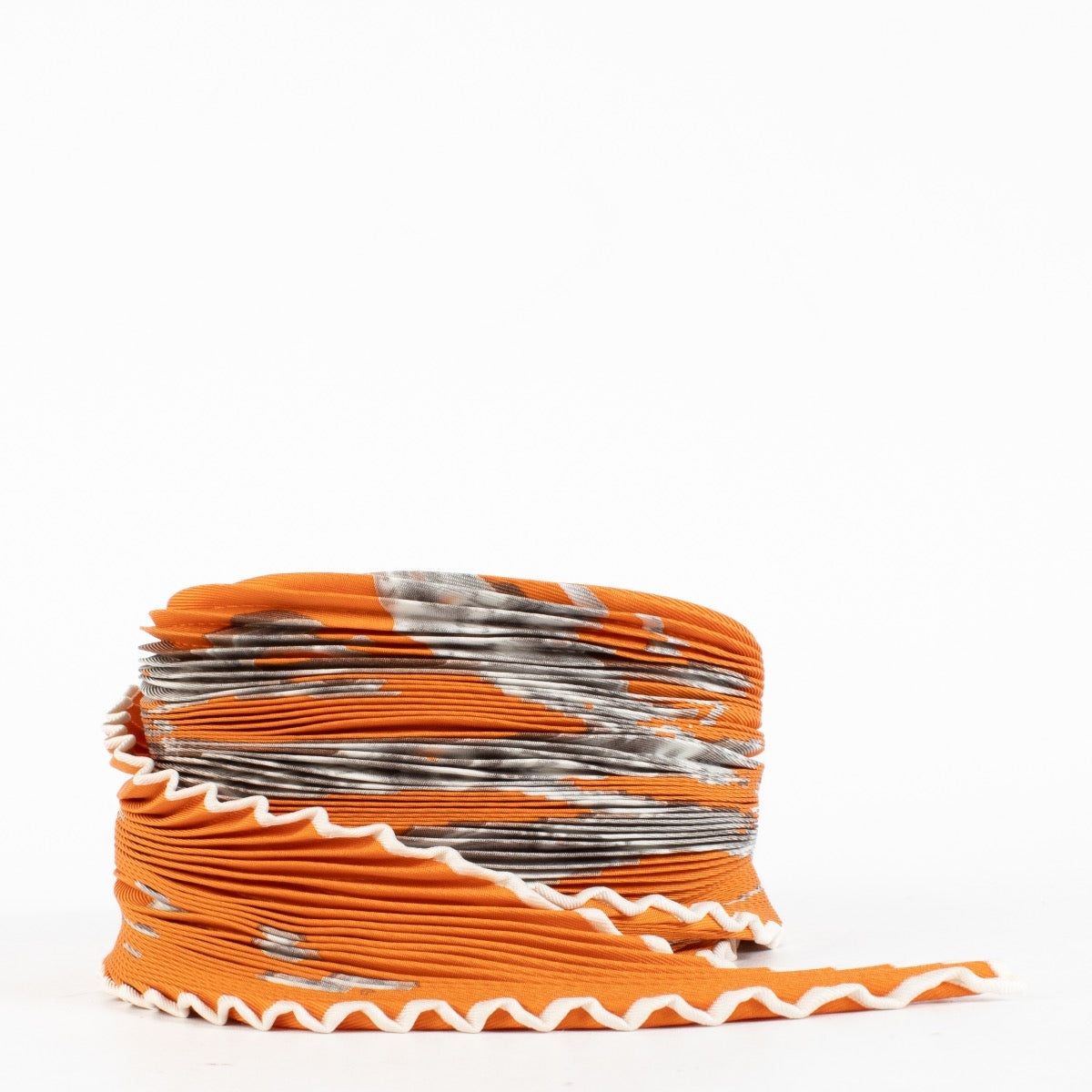 Authentic Preloved Hermès Plissé 90 scarf on Labellov.com