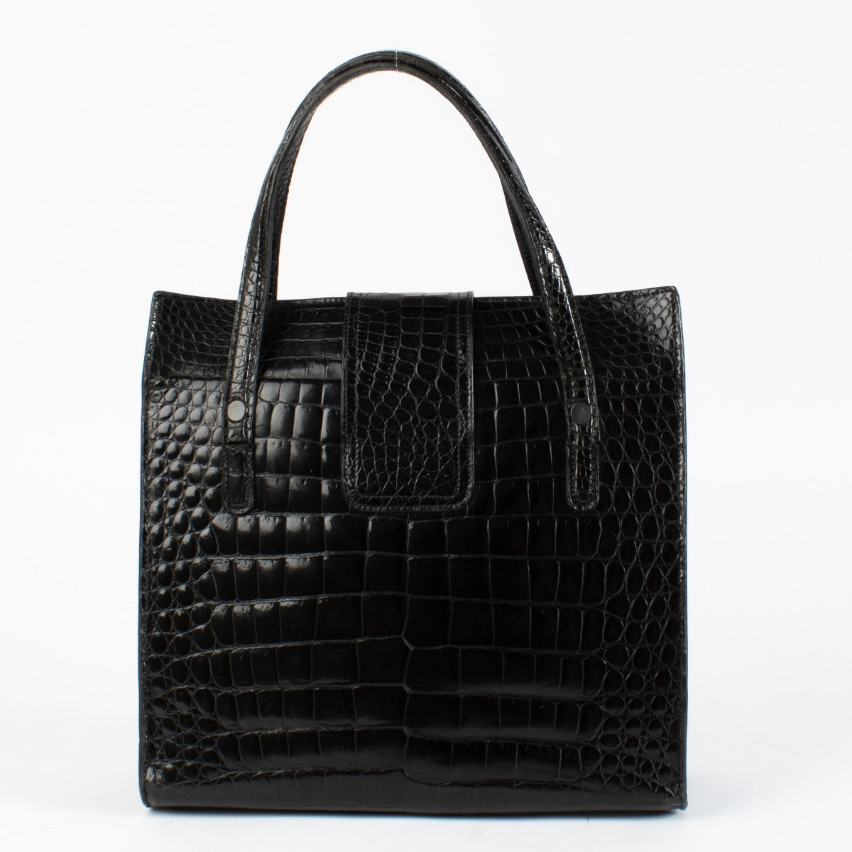Shop safe online at Labellov in Antwerp, Brussels and Knokke this 100% authentic second hand Delvaux Black Shiny Alligator Bourgogne Tote