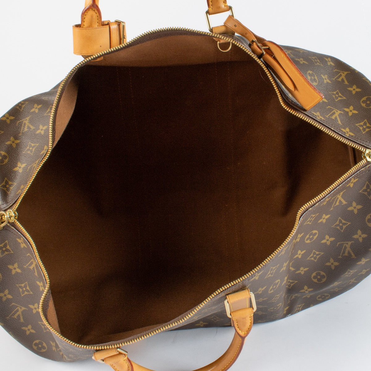 Shop safe online at Labellov in Antwerp, Brussels and Knokke this 100% authentic second hand Louis Vuitton Monogram Canvas Keepall 60 Travel Bag. Veilig online tweedehands authentieke Louis Vuitton Monogram Canvas Keepall 60 reistas kopen bij Labellov.