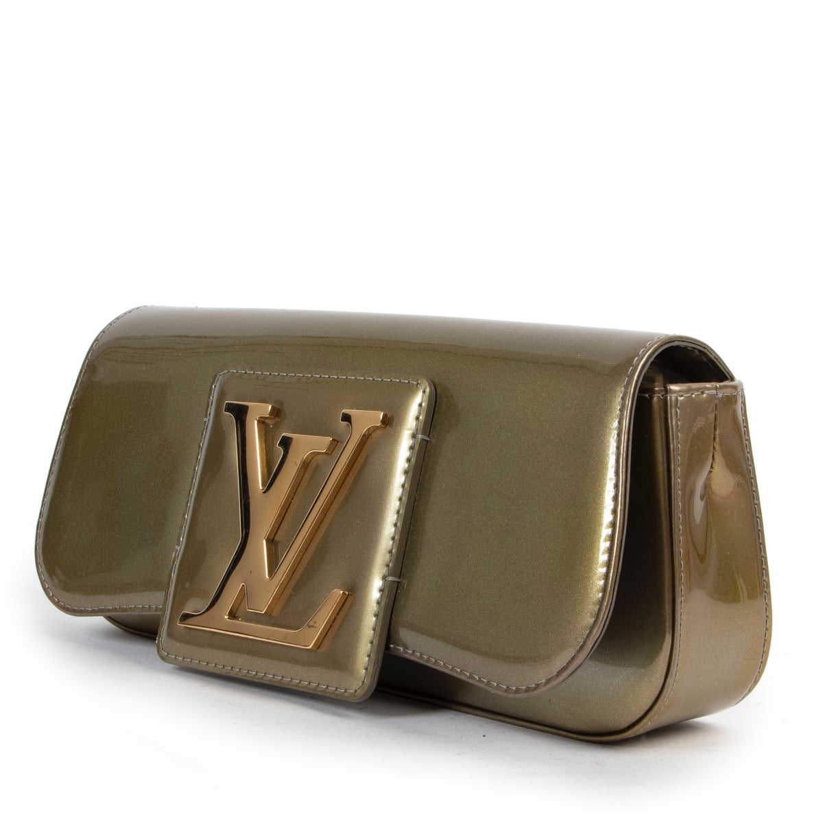 Shop safe online 100% authentic second hand Louis Vuitton Green Vernis Sobe Clutch in very good condition at the right price at Labellov in Antwerp.