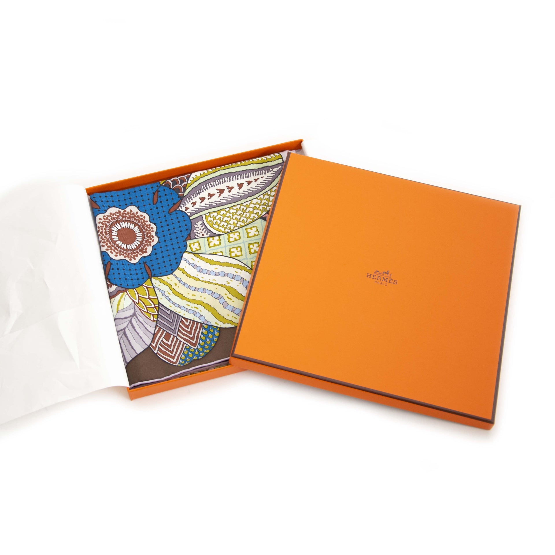 Hermes A. Honore 'Fleurs D' Indiennes' Silk Scarf Buy secondhand Hermes scarfs at Labellov. Safe online shopping at a fair price. Koop tweedehands Hermes sjaals bij Labellov. Veilig online winkelen voor een eerlijke prijs.
