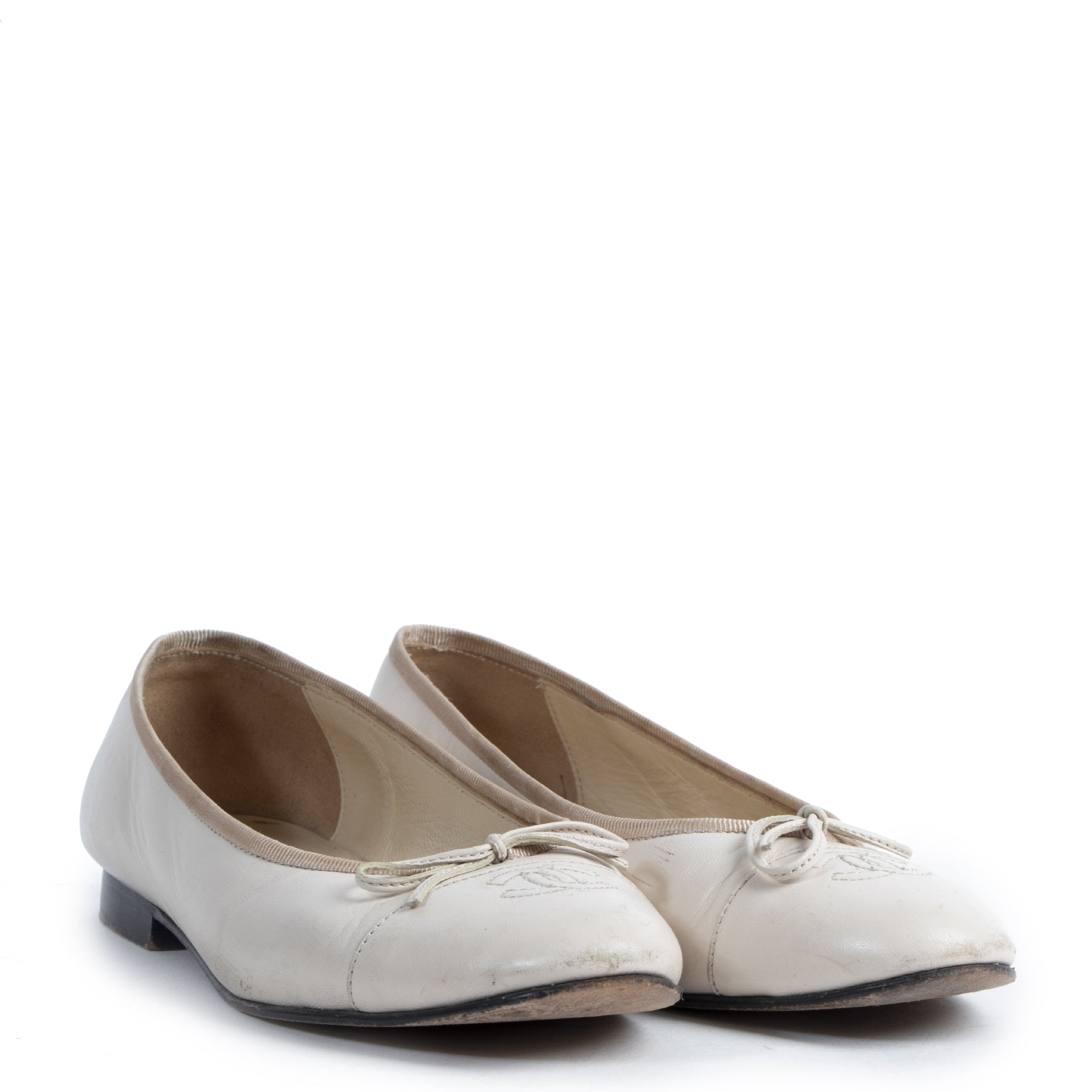 Chanel Cream Patent Leather Bow Ballerinas