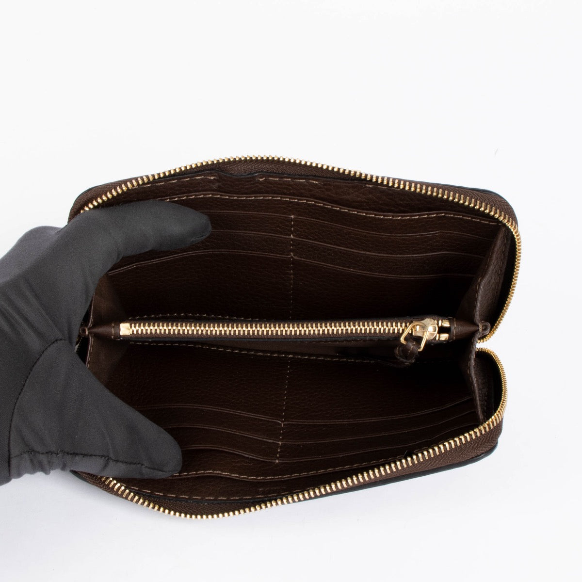 Authentic pre-loved Chloé Brown Leather Marcie Long Wallet on Labellov.com