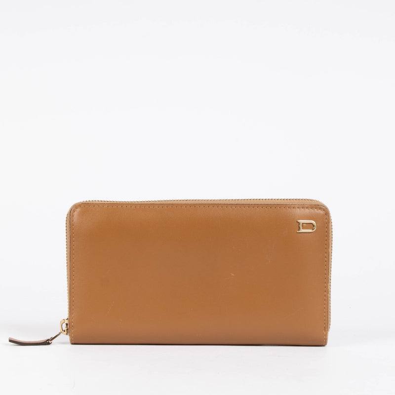 Authentic pre-loved Delvaux Vegetal Leather Polo Zip Around Long Wallet on Labellov.com