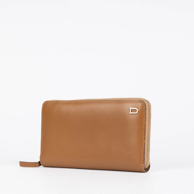 Authentic pre-loved Delvaux Vegetal Leather Polo Zip Around Long Wallet on Labellov.com