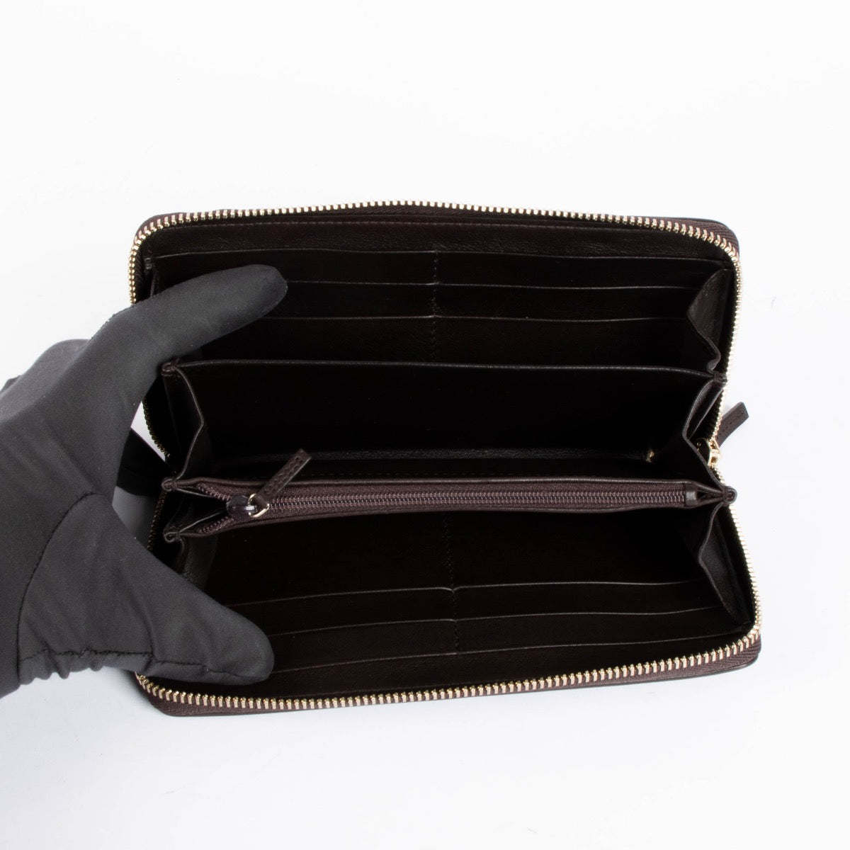 Authentic pre-loved Gucci Brown Leather GG Guccissima Long Wallet on Labellov.com