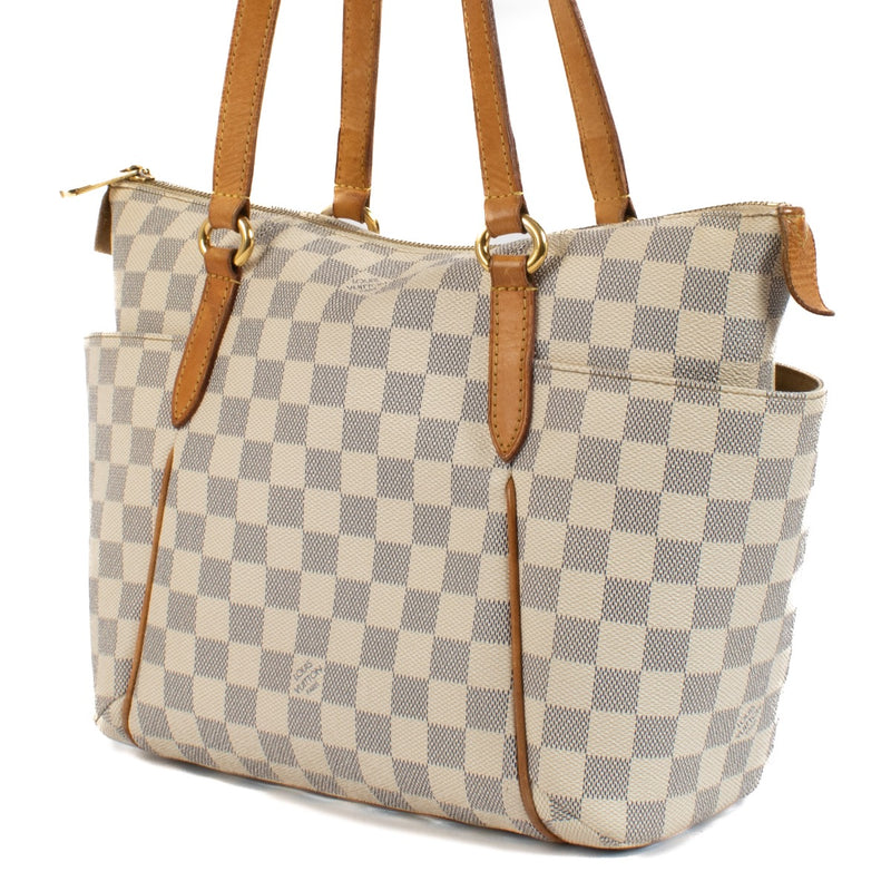 Shop safe online at Labellov in Antwerp, Brussels and Knokke this 100% authentic second hand Louis Vuitton Beige Damier Azur Totally PM Shoulder Bag