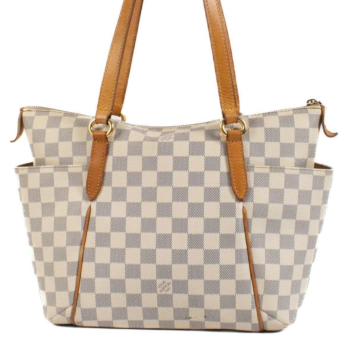 Shop safe online at Labellov in Antwerp, Brussels and Knokke this 100% authentic second hand Louis Vuitton Beige Damier Azur Totally PM Shoulder Bag