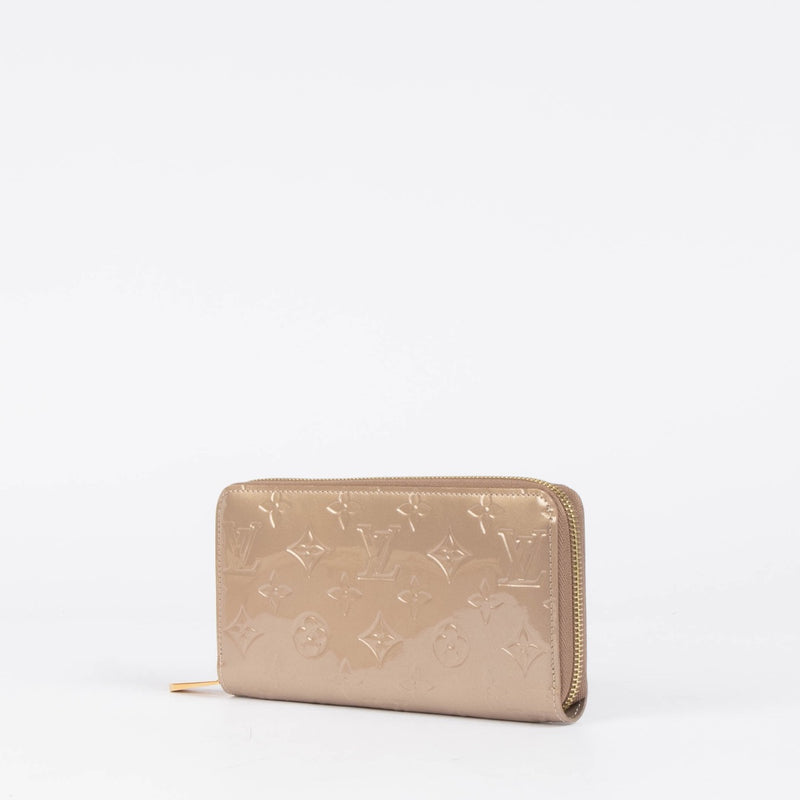 Authentic pre-loved Louis Vuitton Beige Monogram Vernis Zippy Wallet on Labellov.com