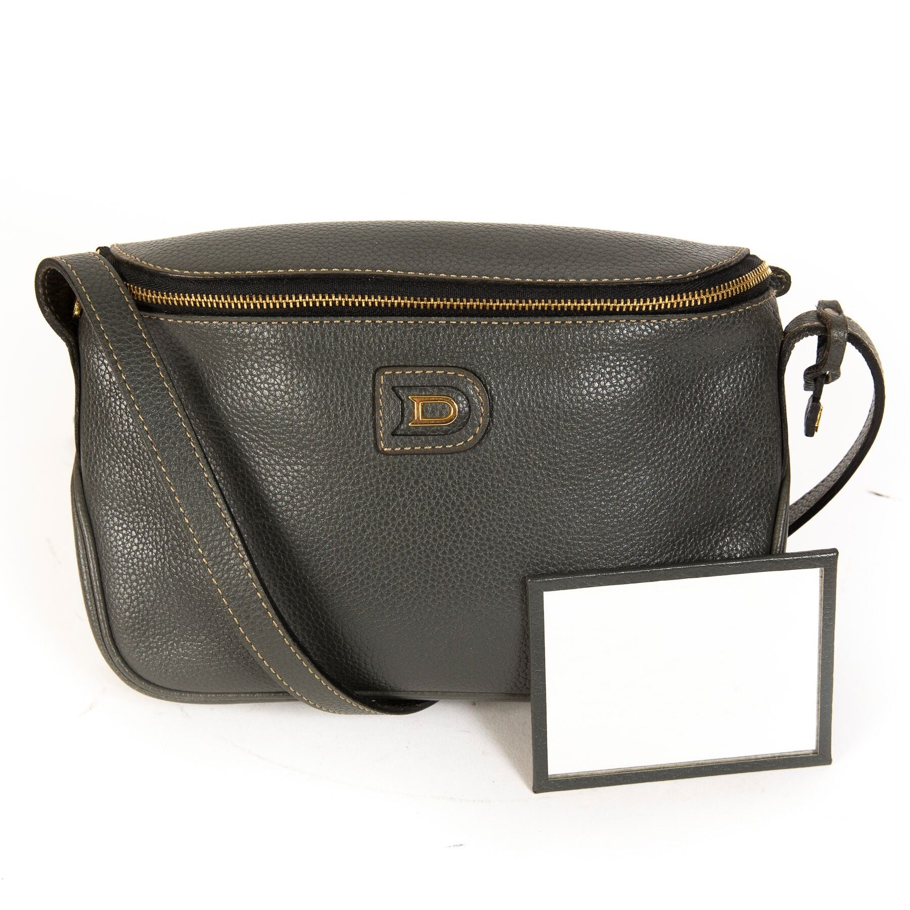 Buy secondhand Delvaux handbags at Labellov.