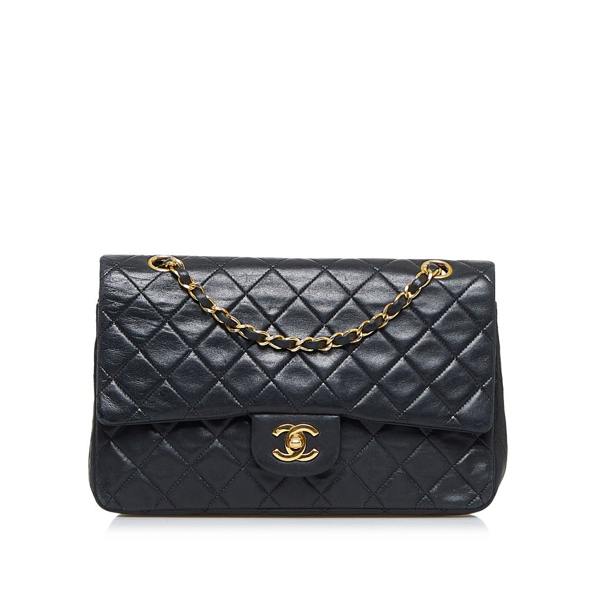 Shop safe online at Labellov in Antwerp this 100% authentic second hand CHANEL black lambskin medium Classic flap bag