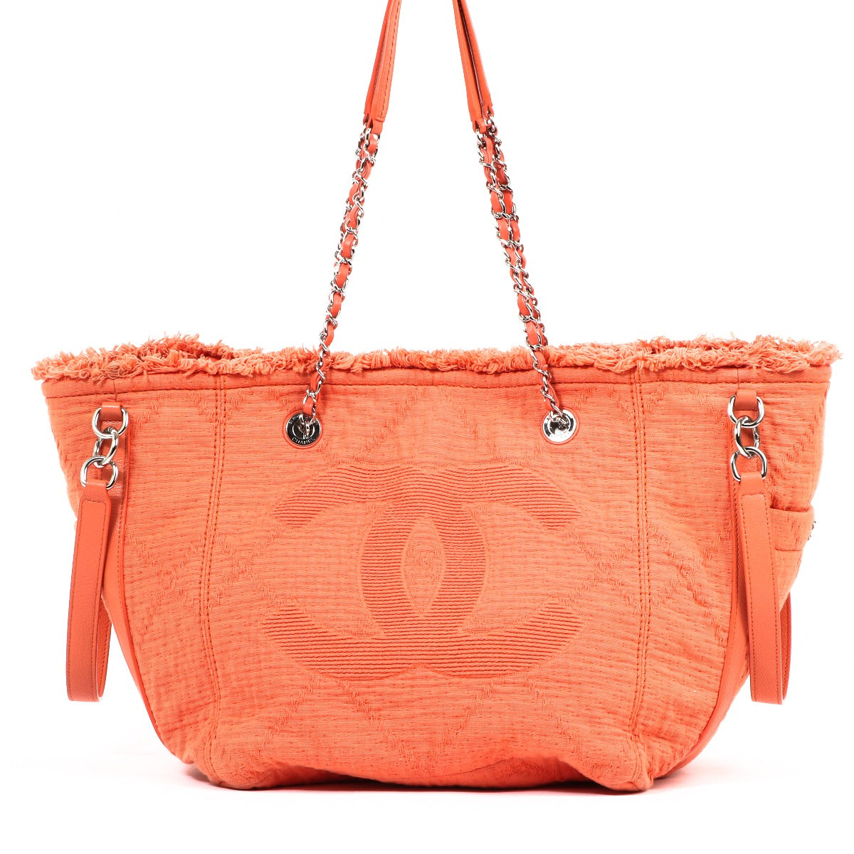 Buy an authentic second-hand Chanel Orange Fabric Tote Bag in very good condition at Labellov in Antwerp.