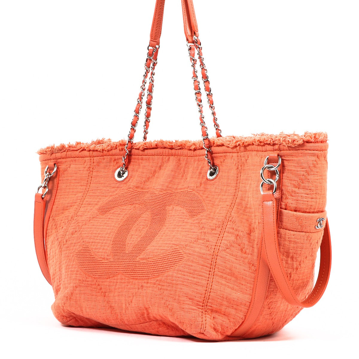 Buy an authentic second-hand Chanel Orange Fabric Tote Bag in very good condition at Labellov in Antwerp.