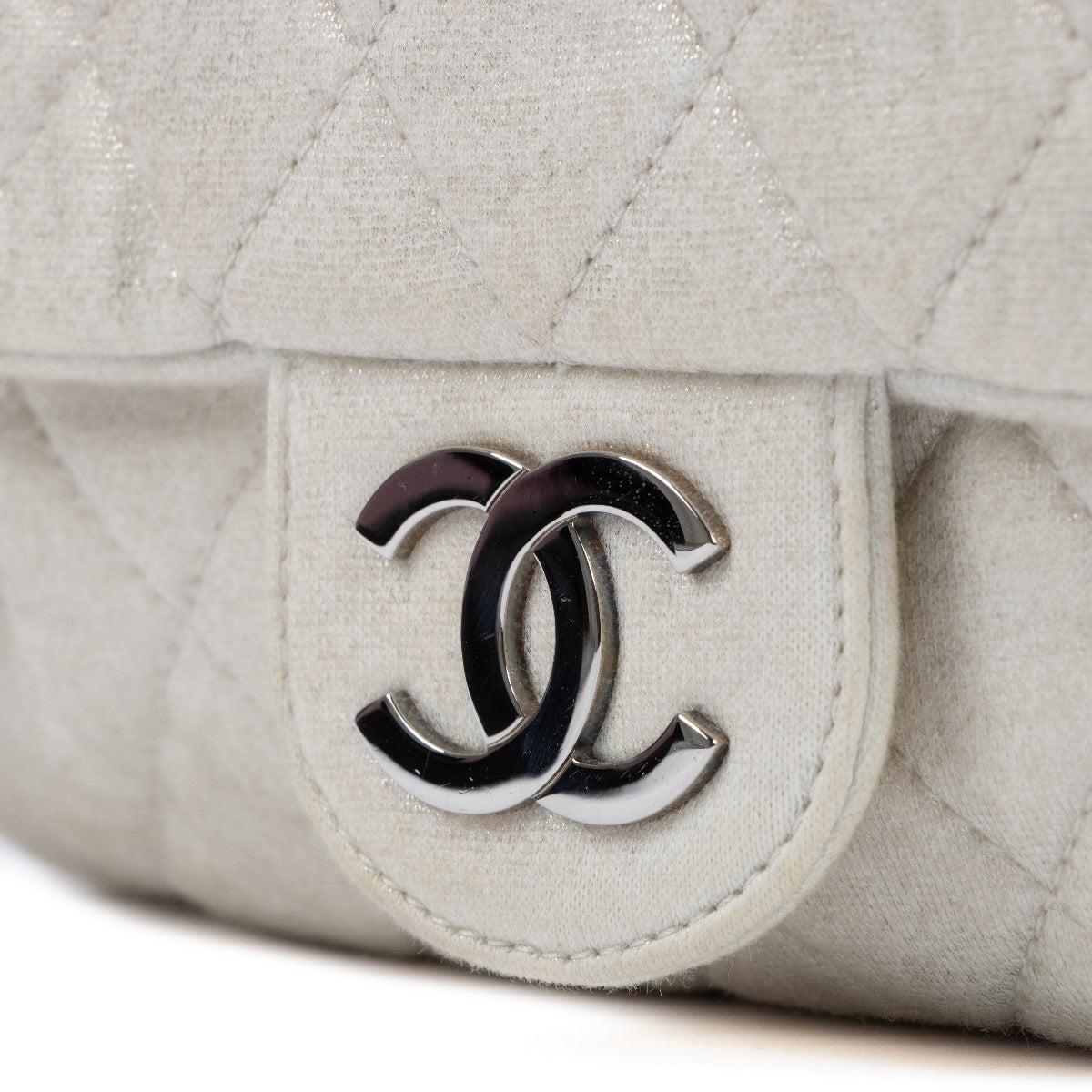 Shop 100% authentic second-hand Chanel Shimmer Craie Jersey Classic Flap Bag on Labellov.com