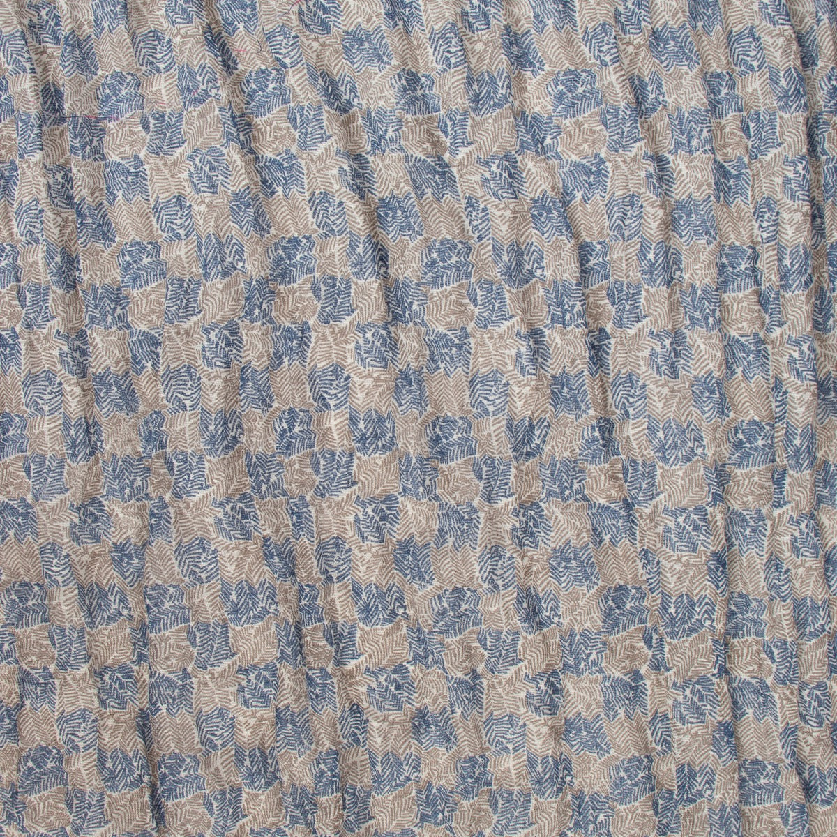 Shop safe online at Labellov in Antwerp this 100% authentic second hand Louis Vuitton Blue Print Cotton and Linen Scarf