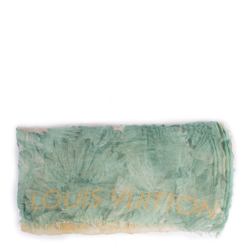 Shop safe online at labellov in Antwerp this 100% authentic second hand Louis Vuitton Green and Yellow Scarf