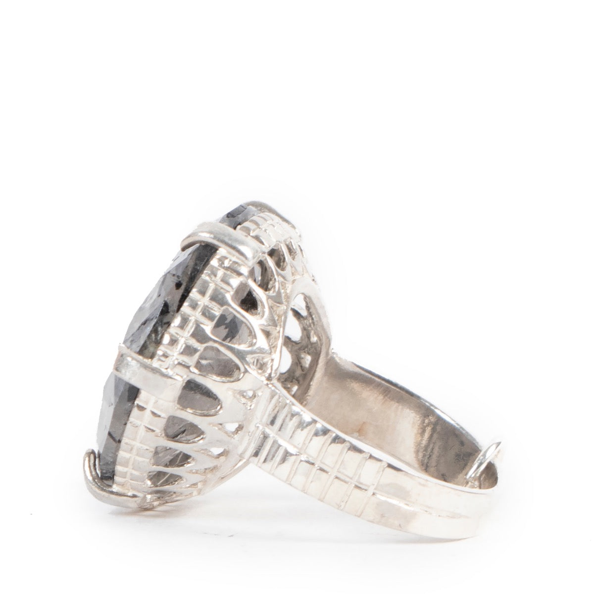 Shop safe online at Labellov in Antwerp this 100% authentic second hand Wouters & Hendrix Rutilated Quartz Silver Ring