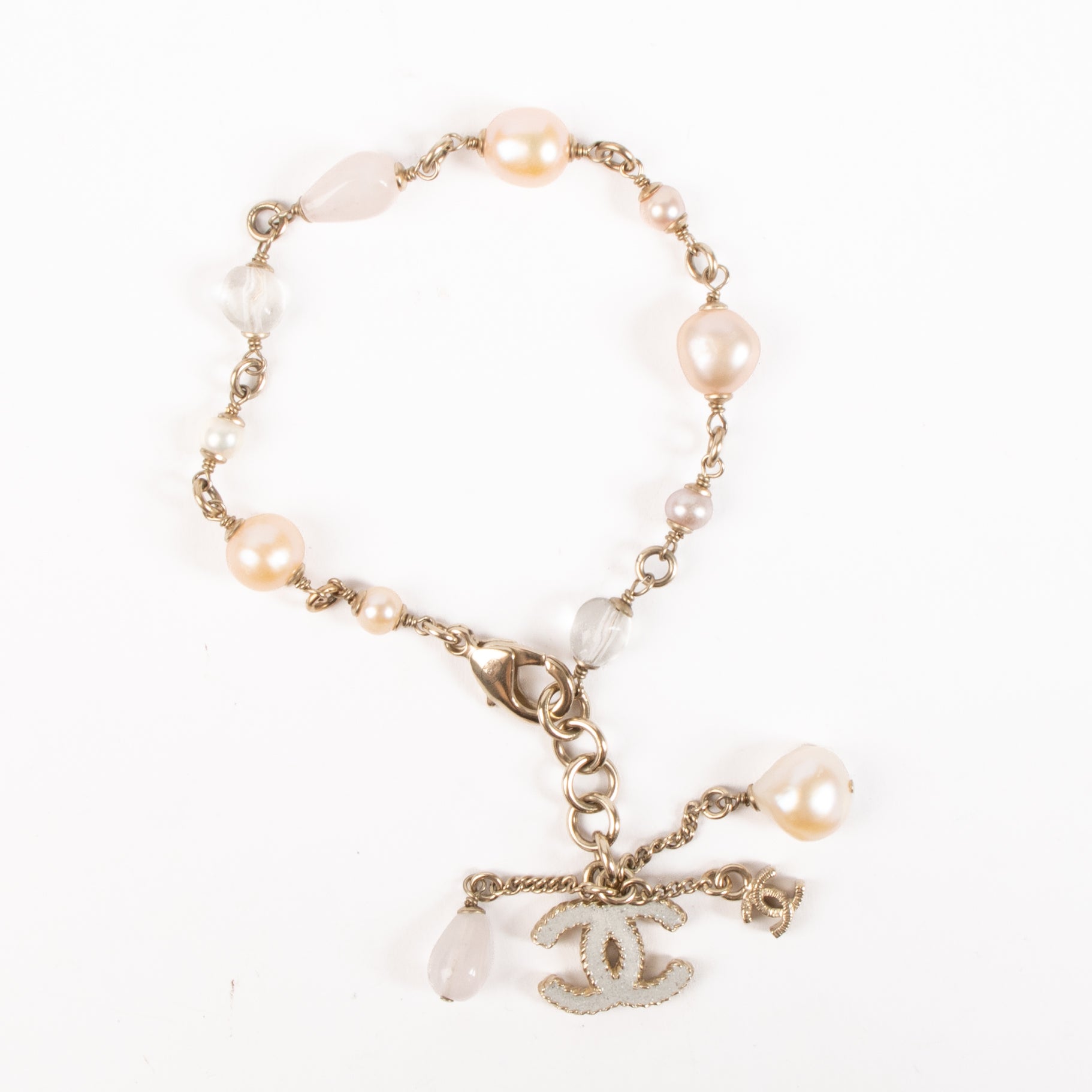 Shop the authentic Chanel 12P CC Bracelet on Labellov.com !