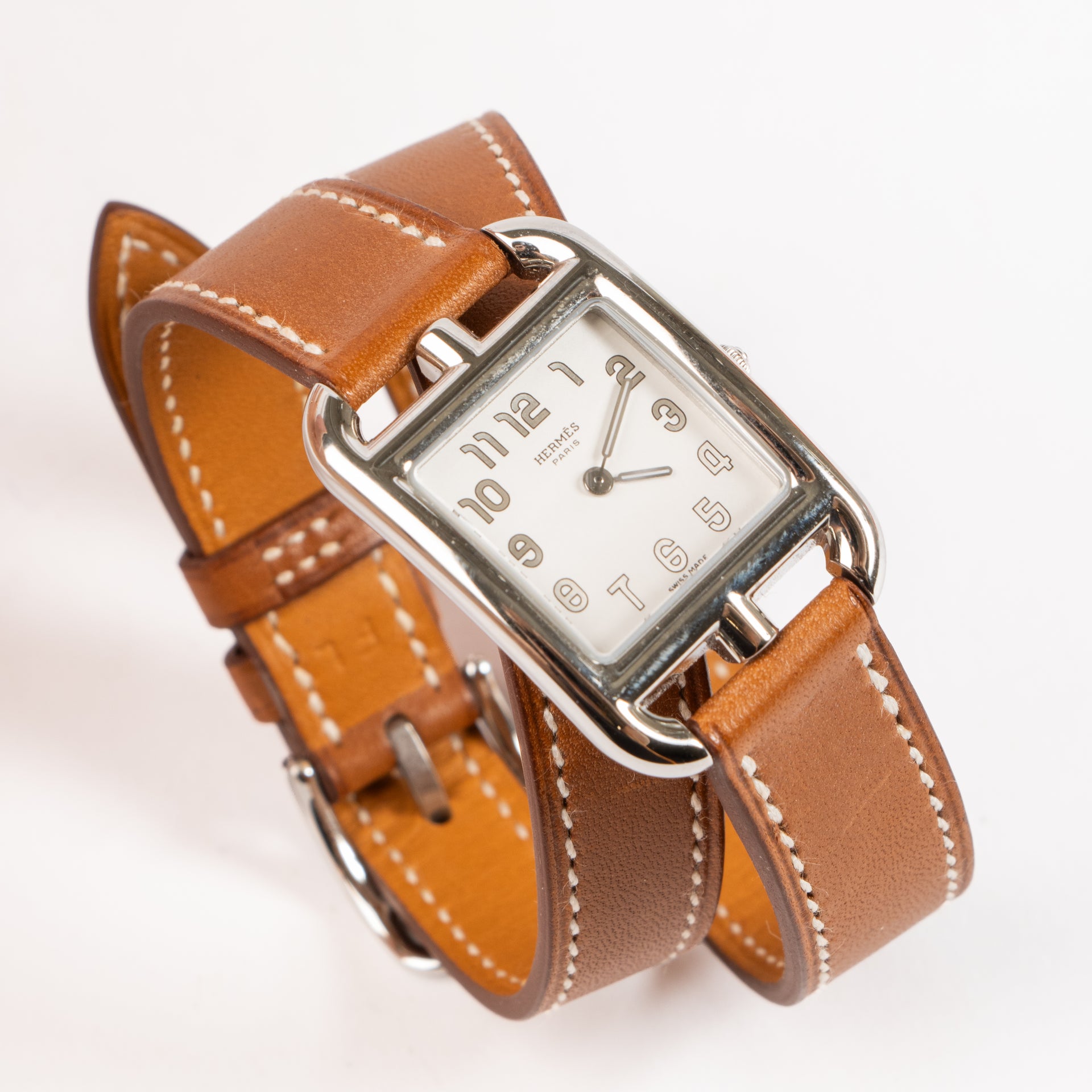 Shop the authentic Hermès Cape Cod Watch on Labellov.com !