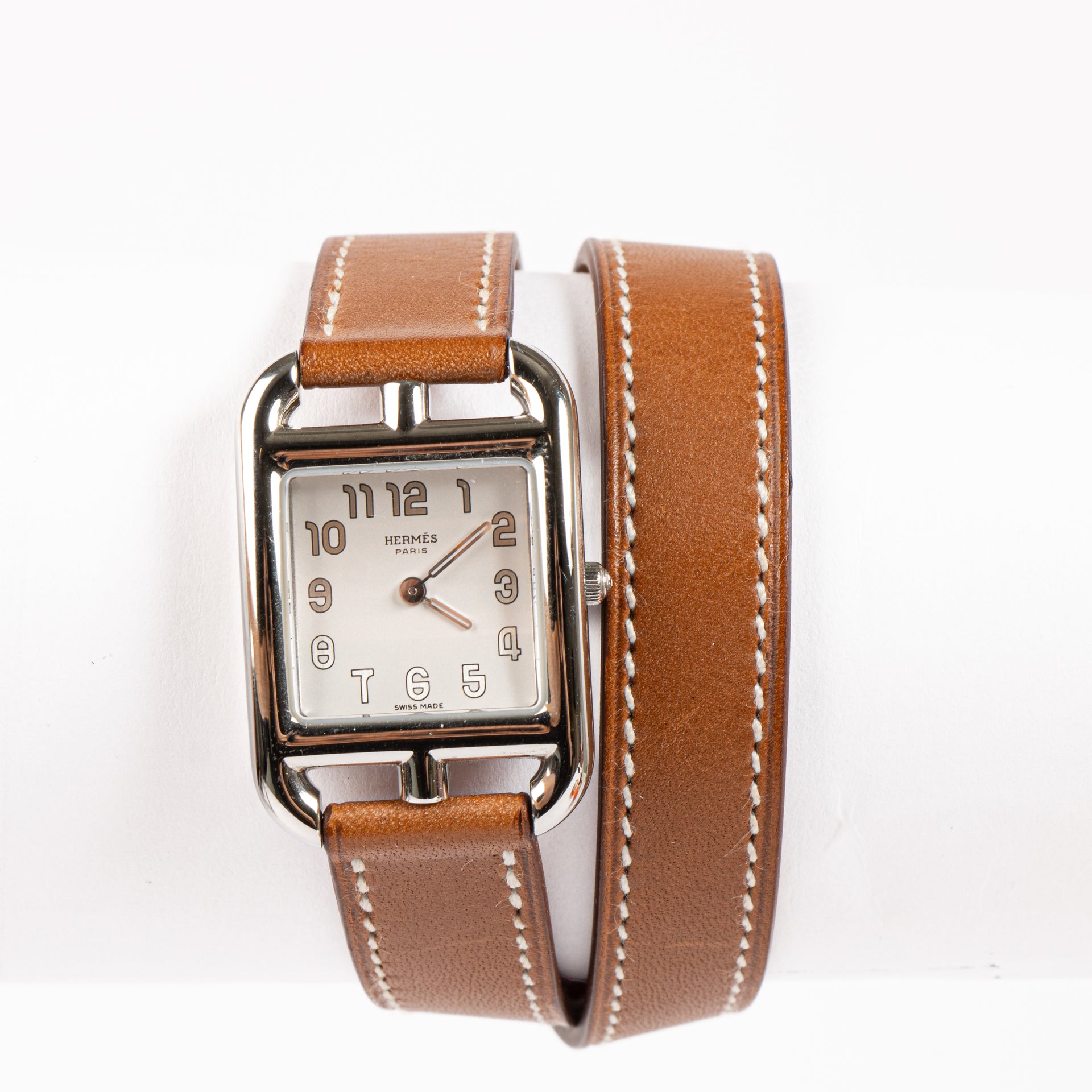 Shop the authentic Hermès Cape Cod Watch on Labellov.com !