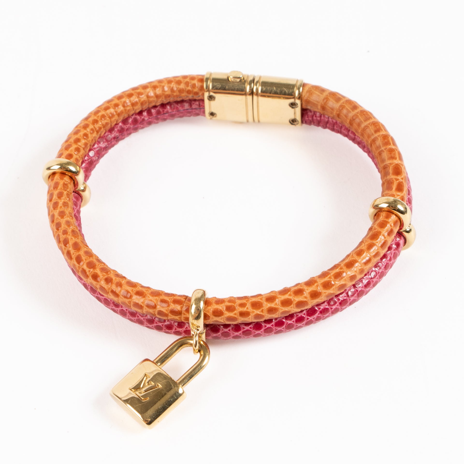 Shop the authentic Louis Vuitton Lizard Keep It Twice Bracelet on Labellov.com !