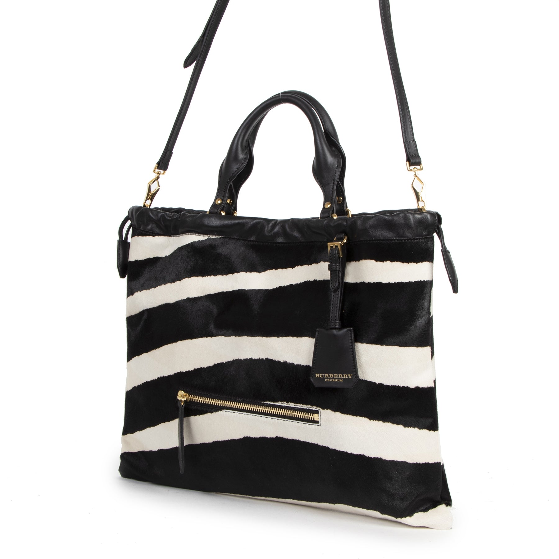 Buy safe and secure online, authentic secondhand Burberry bags at the right price at LabelLOV Antwerp.