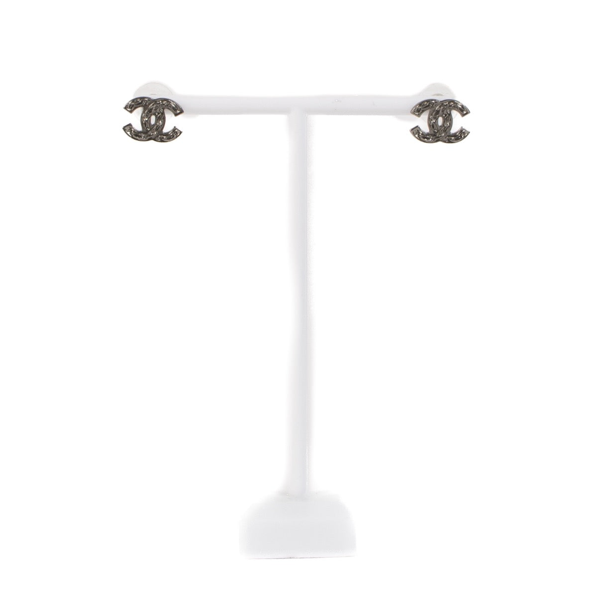 Shop 100% authentic second-hand Chanel Grey A14 Earrings on Labellov.com