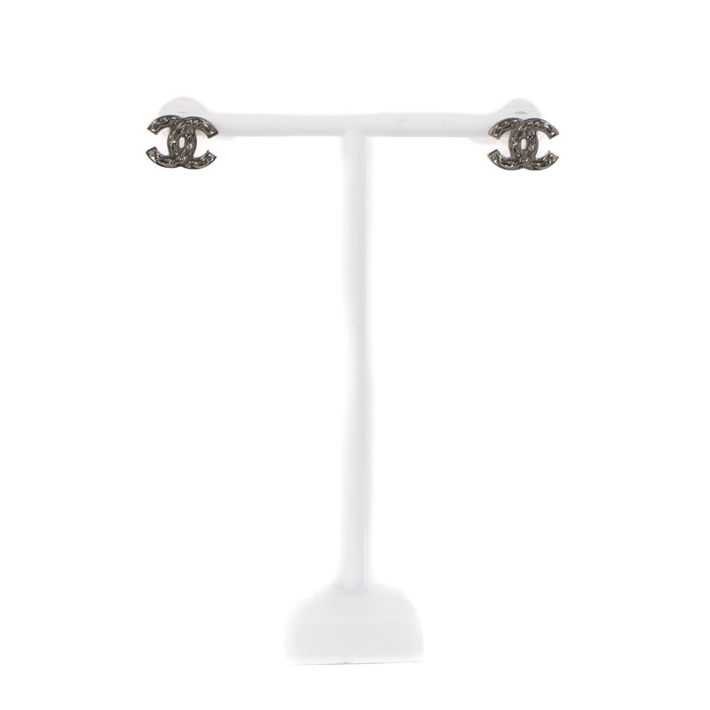 Shop 100% authentic second-hand Chanel Grey A14 Earrings on Labellov.com