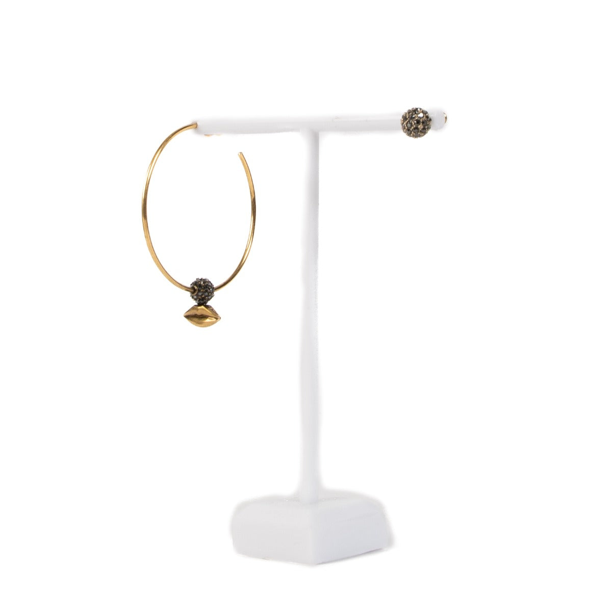 Shop 100% authentic second-hand Christian Dior Gold Earrings on Labellov.com