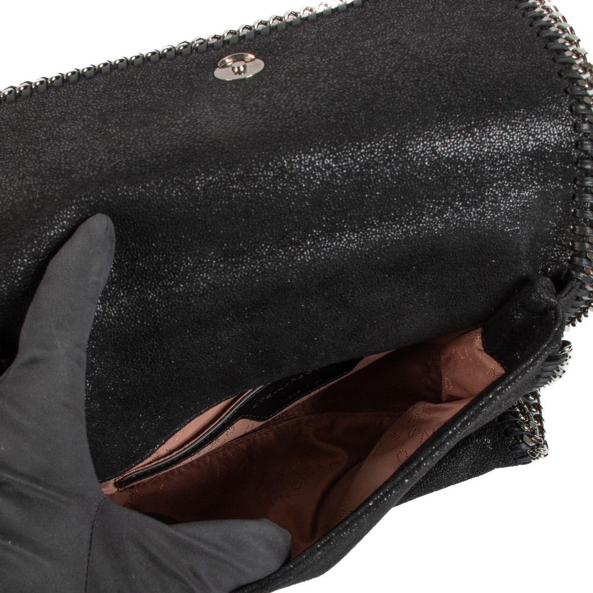 Shop safe online at Labellov in Antwerp this 100% authentic second hand Stella McCartney Black Falabella Crossbody
