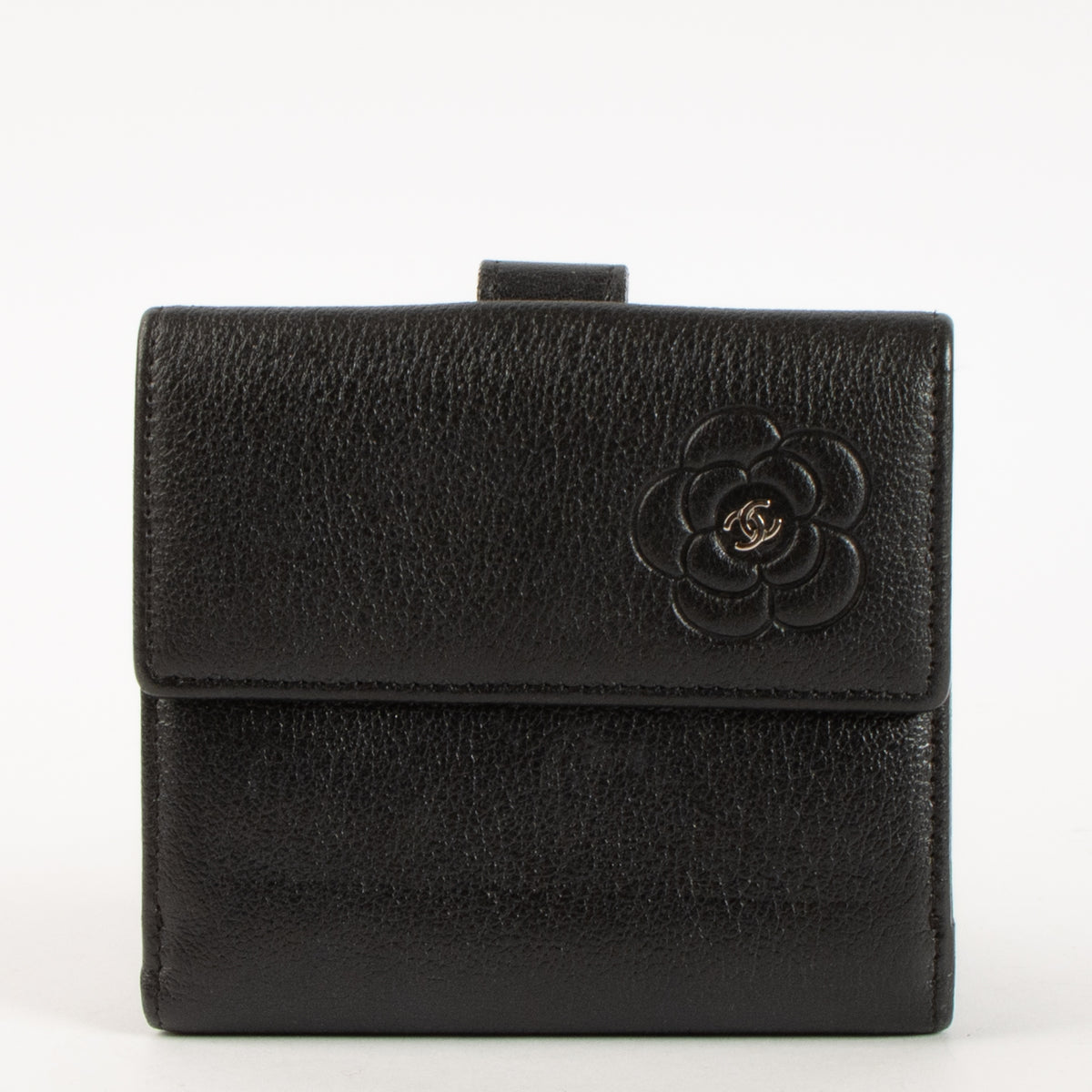 Shop this authentic Chanel Black Camelia Wallet pre-loved on Labellov.com