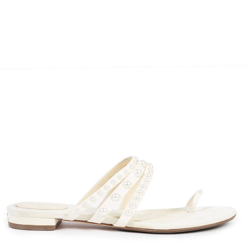 Authentic second-hand vintage Chanel White Pearl Toe Strap Sandals - Size 39,5 buy online webshop LabelLOV