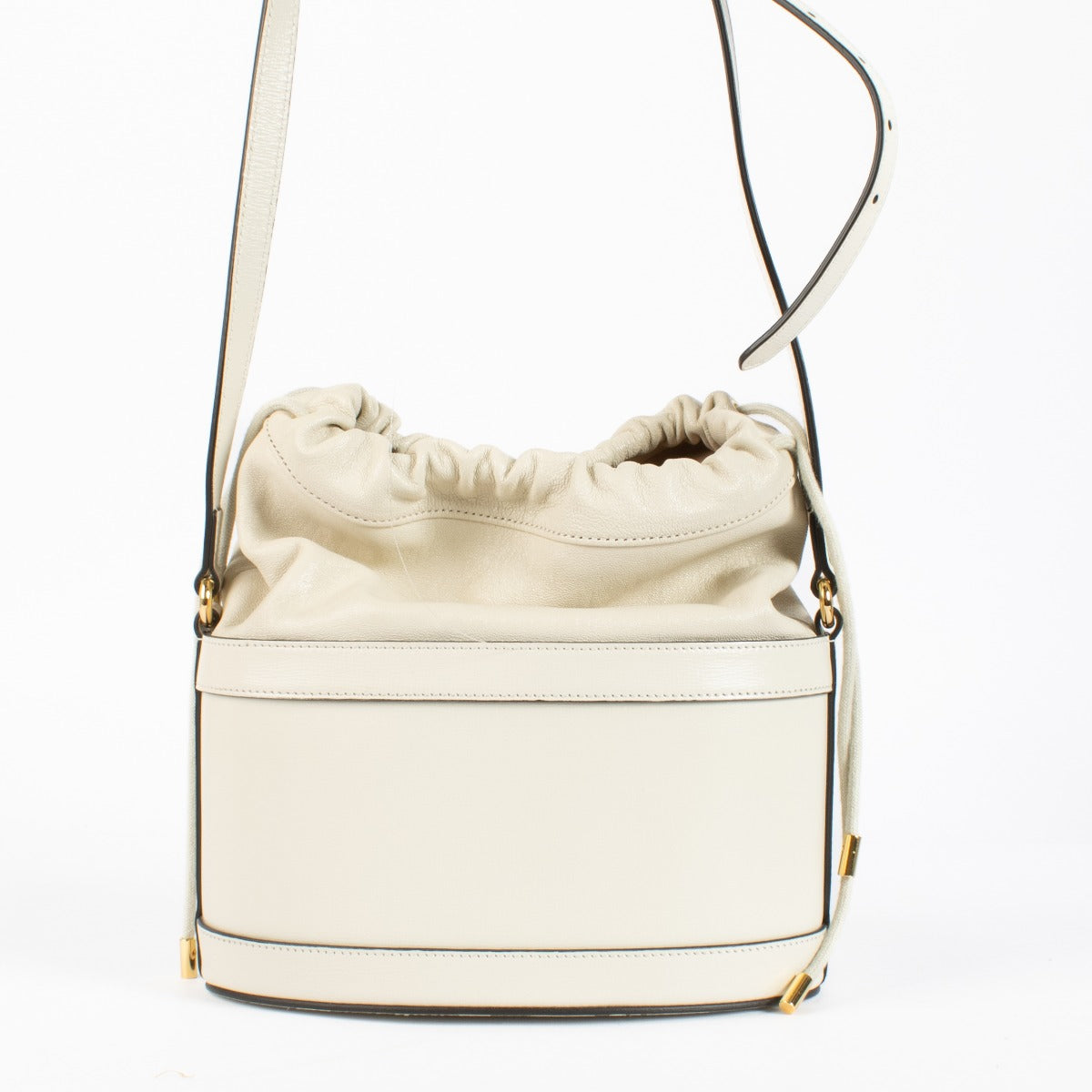Authentic preloved Gucci White Horsebit 1955 Bucket Bag on Labellov.com