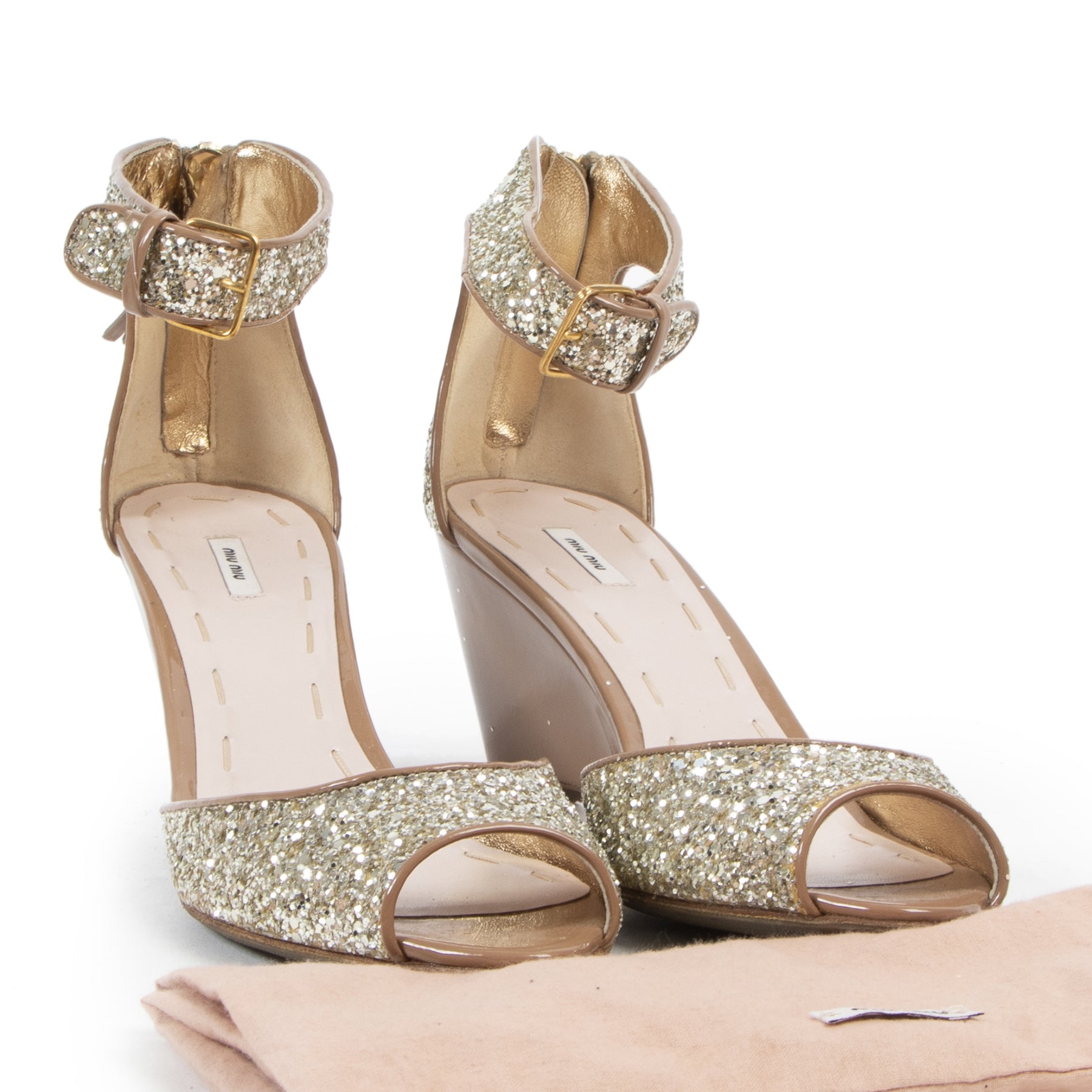 Miu Miu Nude Sequin Sandals kopen en verkopen bij Labellov tweedehands luxe in Antwerpen