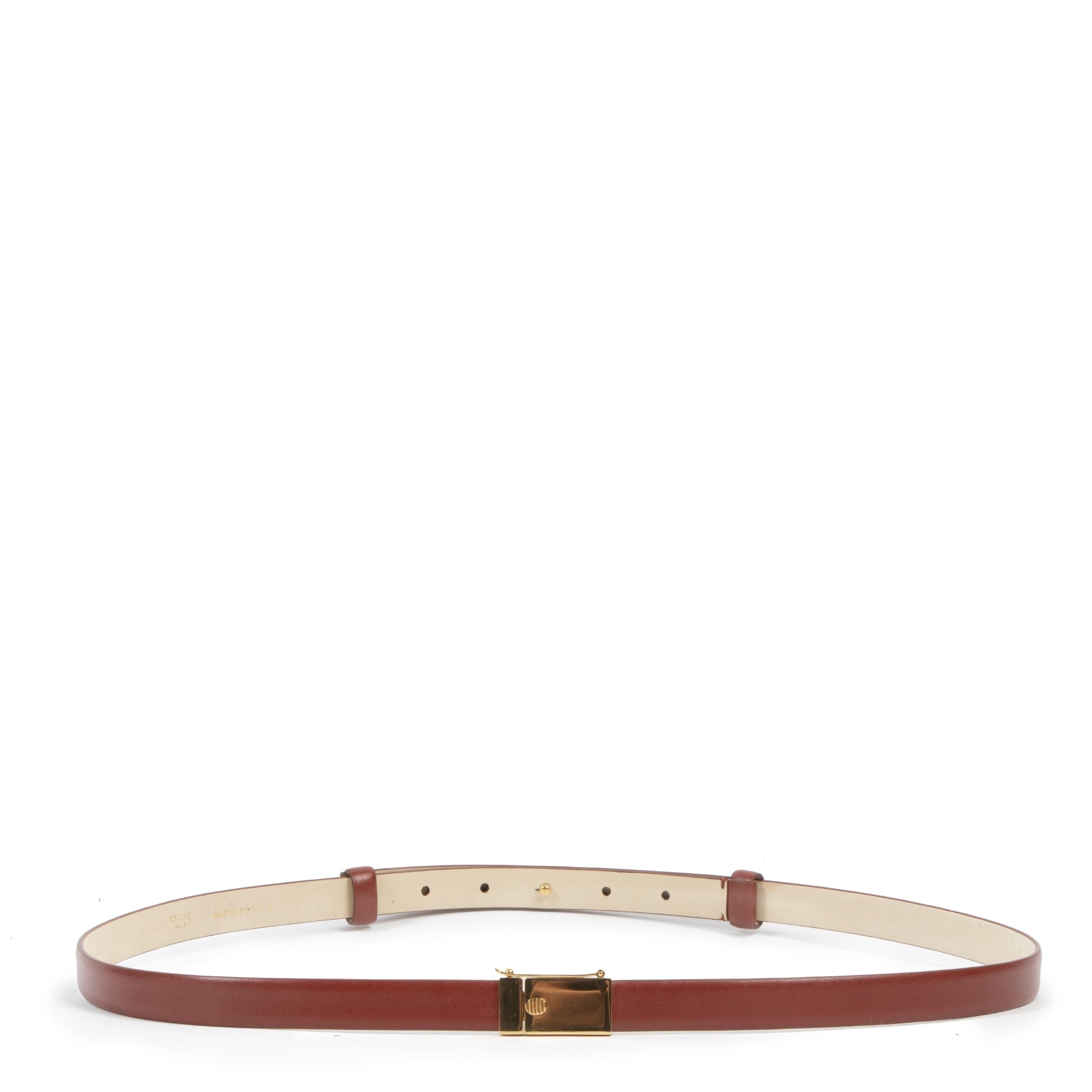 Céline Burgundy Thin Brick Belt . Authentieke tweedehands Céline accessoires bij LabelLOV Antwerpen. Authentique seconde-main luxury en ligne webshop LabelLOV. Authentic preloved Céline accessories at LabelLOV Antwerp.