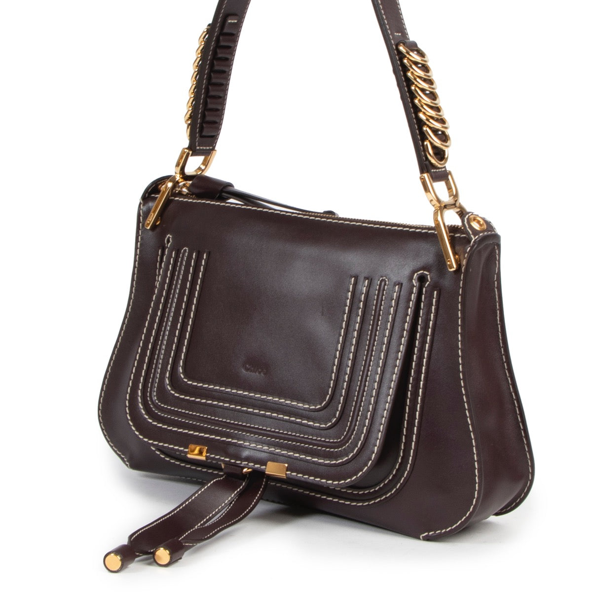Buy authentic Chloé aubergine Marcie bag at the right price at Labellov webshop. Safe and secure online shopping.