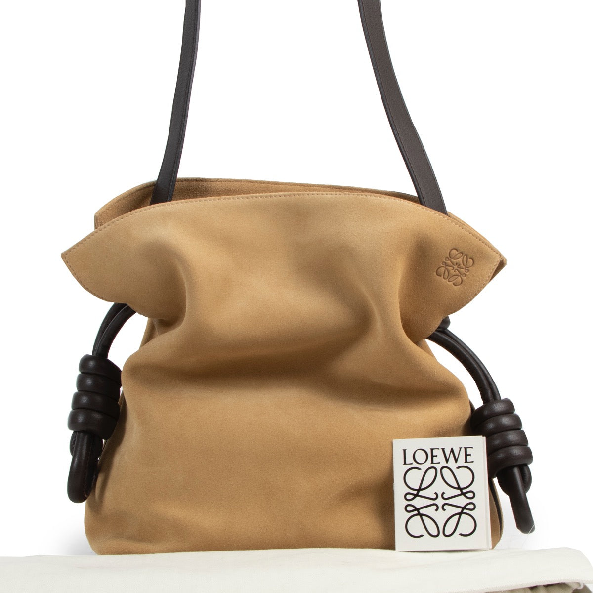 Koop veilig online op labellov.com Loewe Flamenco Knot schoudertas in beige suede.