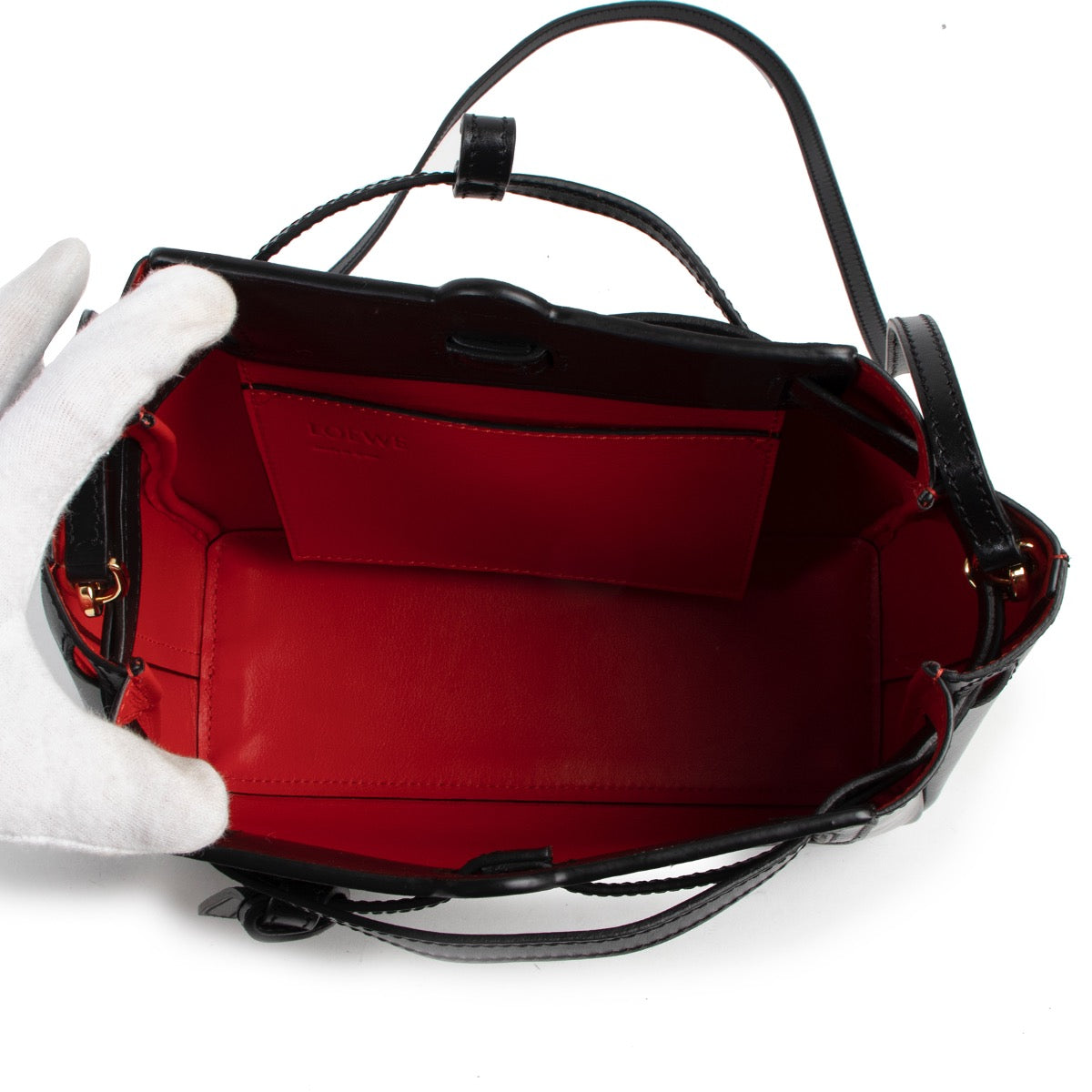 Achetez un authentique sac Loewe Lazo en noir d'occasion au juste prix.