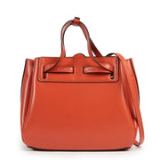 Koop veilig op Labellov.com deze tweedehands Loewe lazo schoudertas in rood leder.