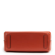 Shop safe online this Loewe Lazo bag in red leather.