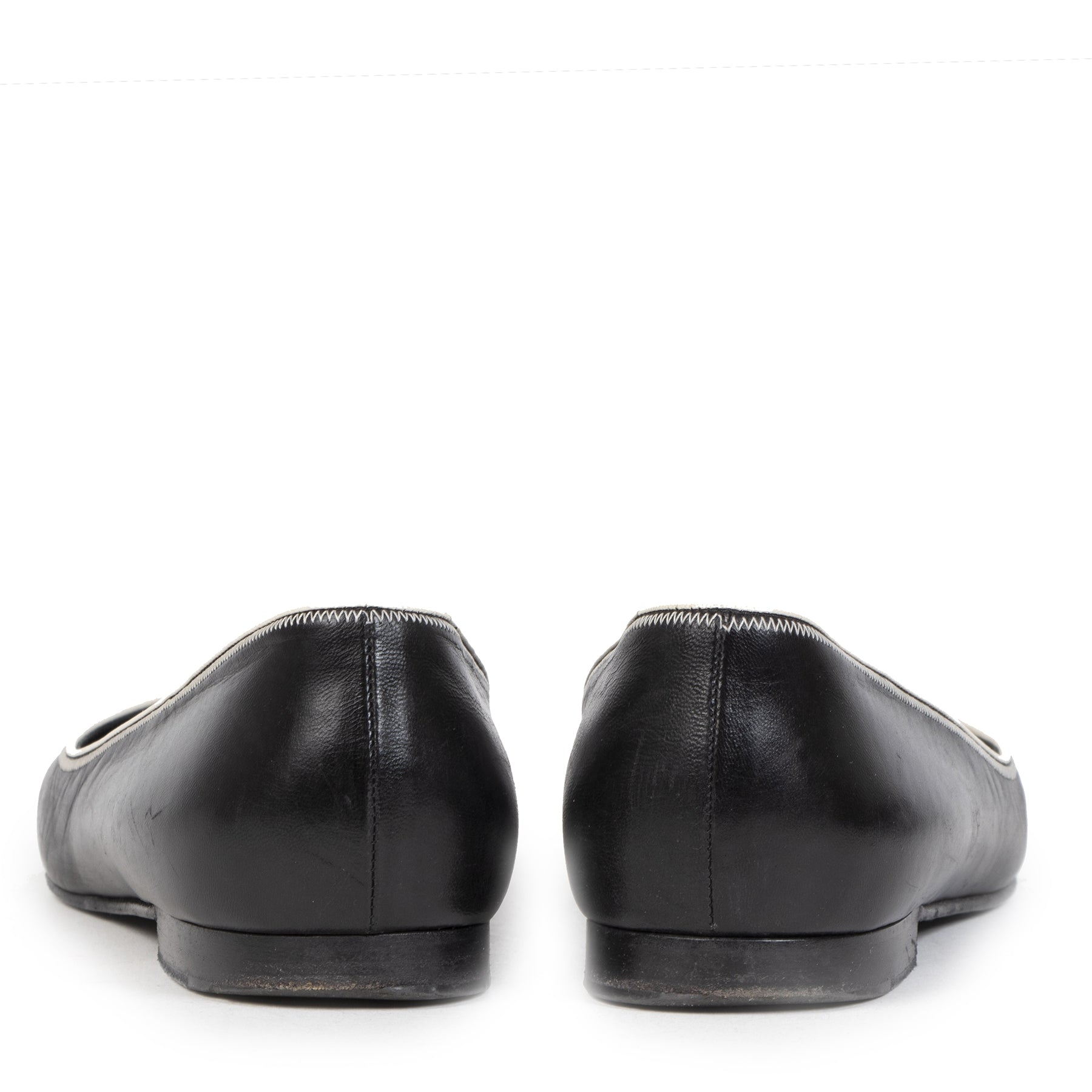 Authentieke Tweedehands Chanel Black & White Trim Leather Ballerina Flats - Size 39,5 juiste prijs veilig online shoppen luxe merken webshop winkelen Antwerpen België