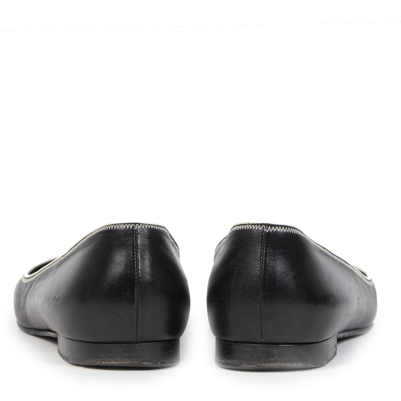Authentieke Tweedehands Chanel Black & White Trim Leather Ballerina Flats - Size 39,5 juiste prijs veilig online shoppen luxe merken webshop winkelen Antwerpen België