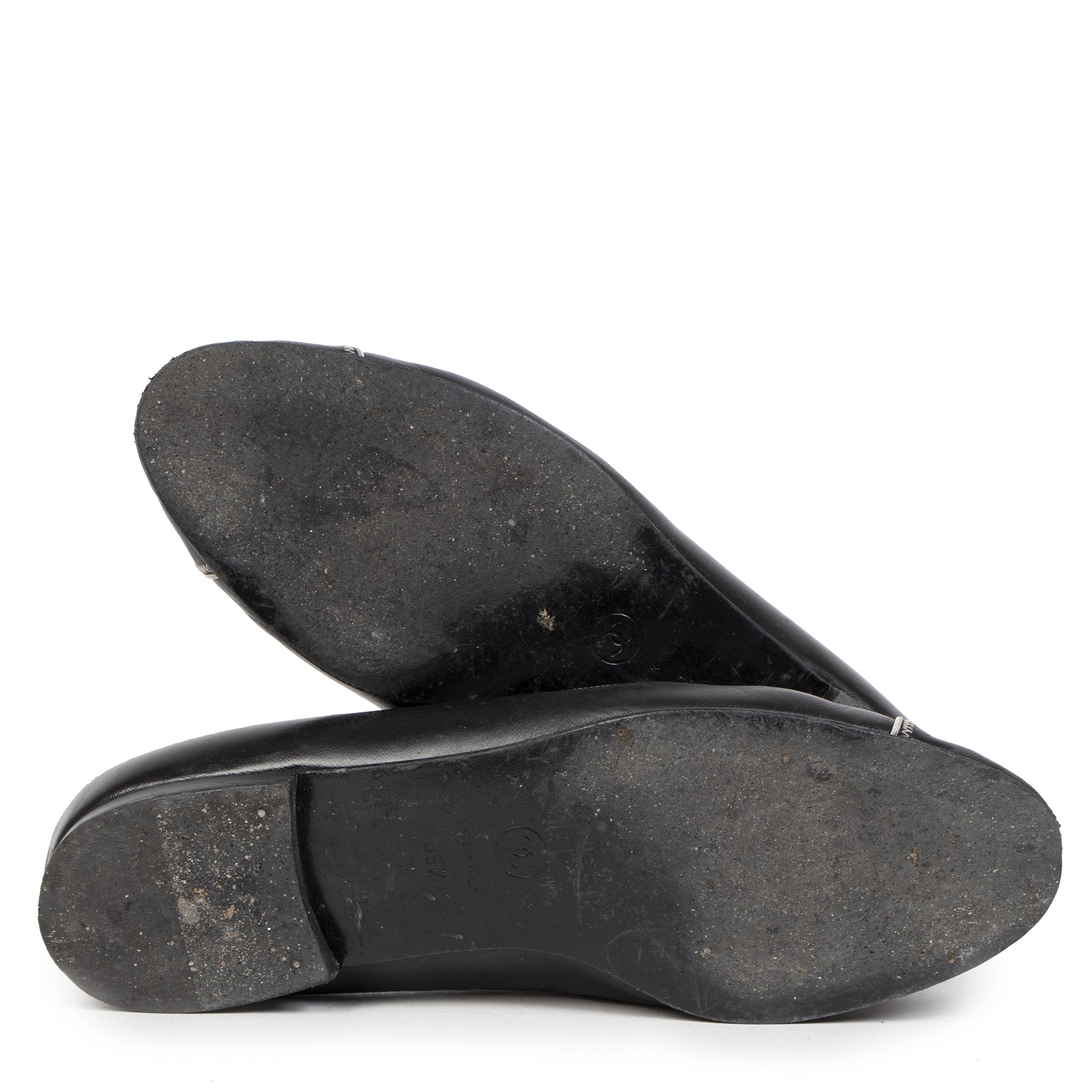 Authentic secondhand Chanel Black & White Trim Leather Ballerina Flats - Size 39,5 designer shoes designer brands fashion luxury vintage webshop safe secure online shopping worldwide shipping