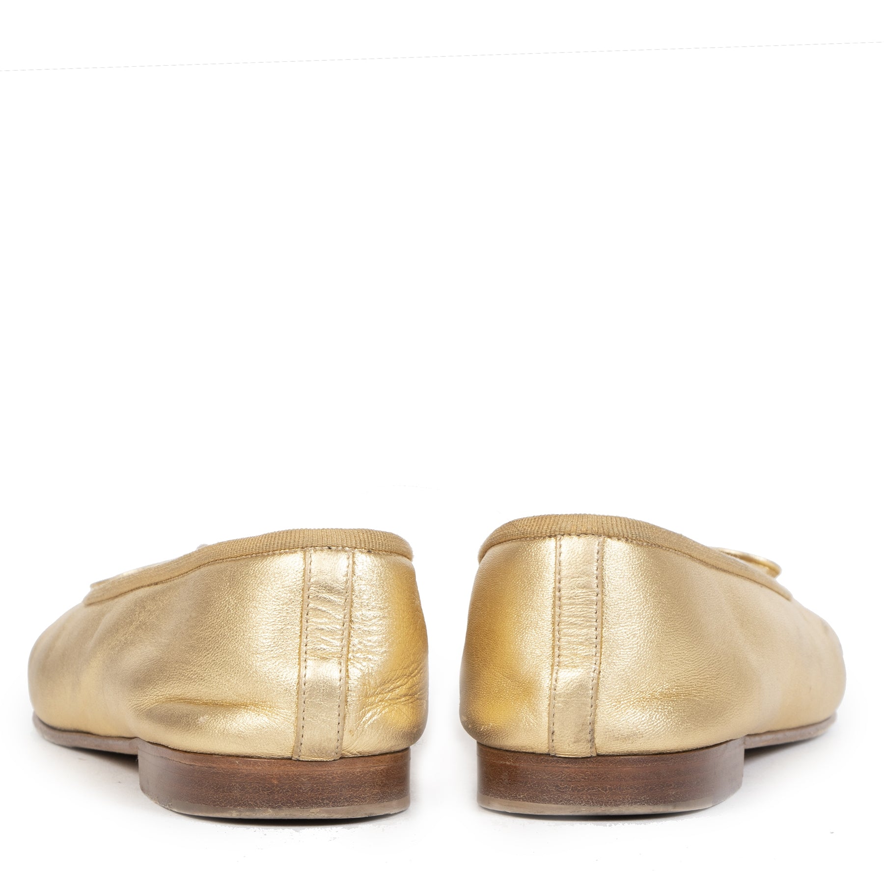 Authentieke tweedehands vintage Chanel Gold Ballerina Flats - size 40 koop online webshop LabelLOV